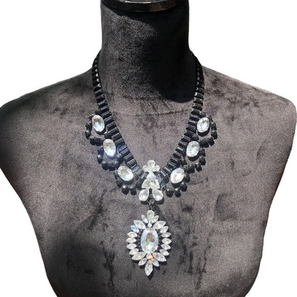 Black Rhinestone Chunky Costume Necklace - Picture 3 of 7